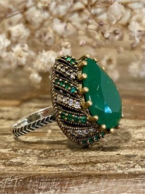 925 Silver and Gold-Tone Green Stone Teardrop Cocktail Ring Size 7
